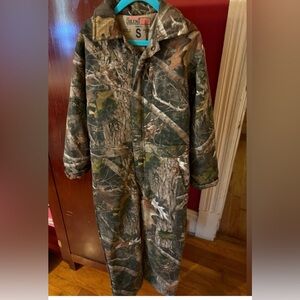 Youth camo Coveralls size small, excellent condition